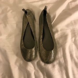 Banana republic flat (used)